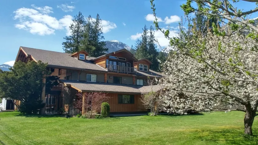 Bella Coola Mountain Lodge - Image 1