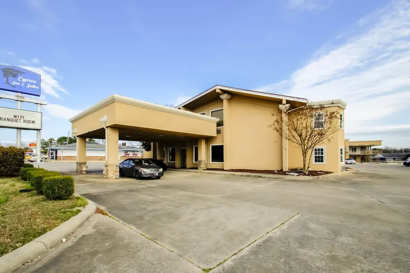 Baymont by Wyndham Chocowinity/Washington - Image 1