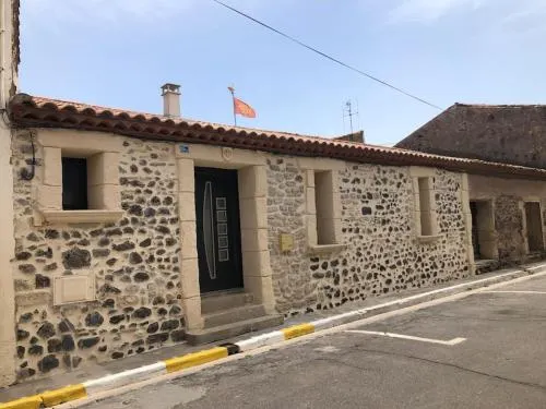 Maison de village avec patio - Image 1