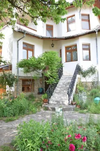 Guest House Astra - Image 1