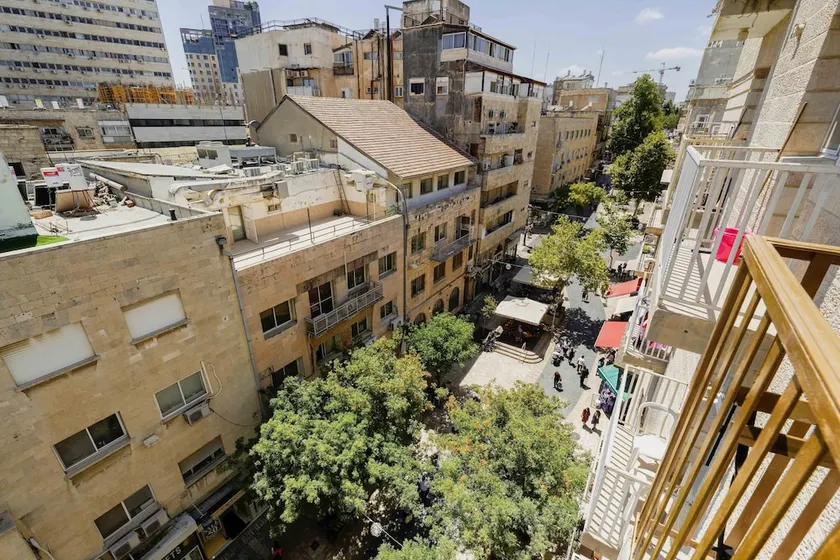 1 BR Apt, Amazing Location + Near to everything! - Image 1
