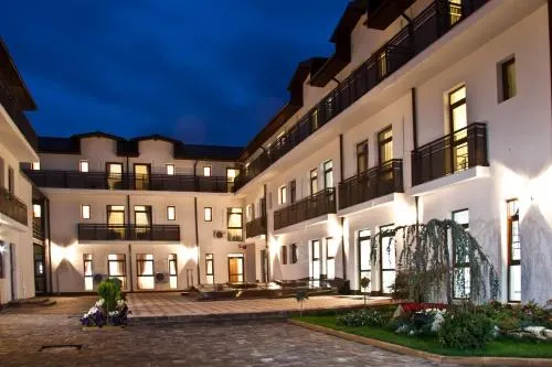 Hotel King - Image 1
