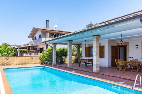 Villa Isoletta - Image 1