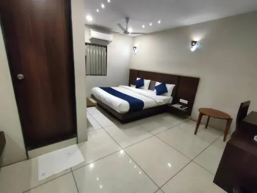 Hotel The Grand Dopak Rooms & Restaurant Junagadh - Image 1