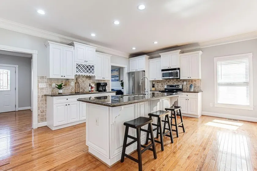 Huge 4 Bdrm Home in the Heart of Atlanta - Image 1