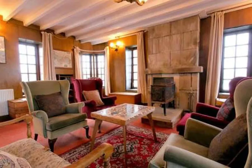 The Tower at Plane Castle-sleeps 4-pets Ok-parking - Image 1