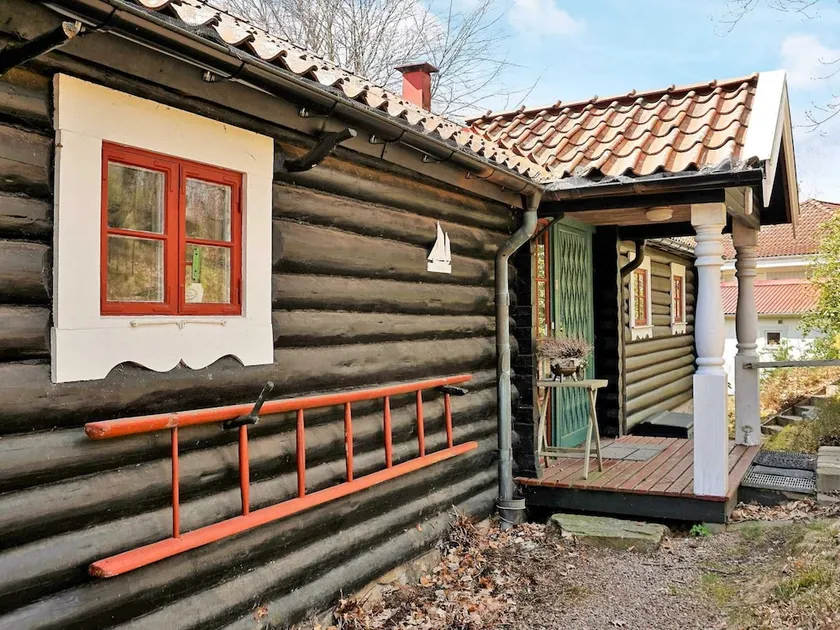 5 Person Holiday Home in Lerum - Image 1