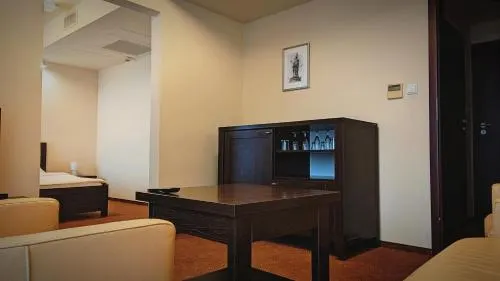 Hotel Olimpia - Image 1