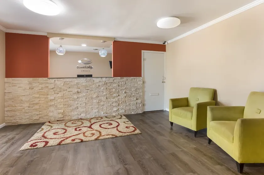 Americas Best Value Inn Concordia - Image 1