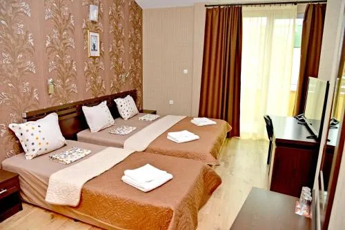 Dream Hotel - Image 1