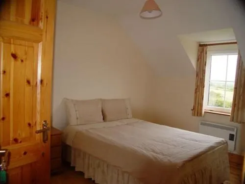 Skellig Lodge - Image 1
