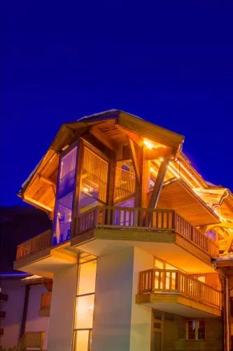 Backstage Hotel Chalet Rooms - Image 1