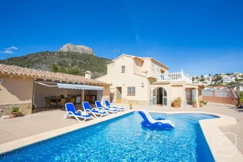 Abahana Villas Ivars - Image 1