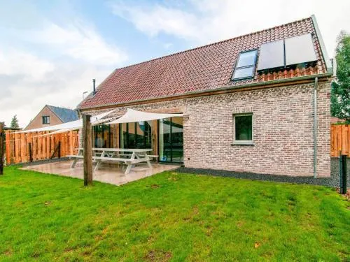 Holiday Home in Bocholt With Fenced Garden - Image 1