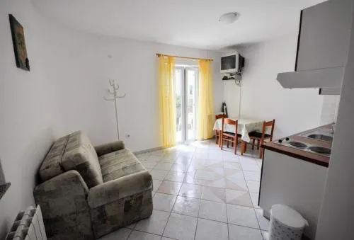 Ana M Apartments - Image 1