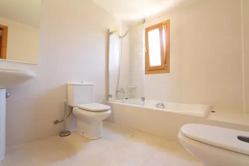 Sant Louren Villa - Image 1