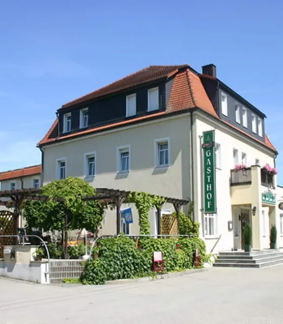 Zum Hirsch Gasthof und Hotel - Image 1