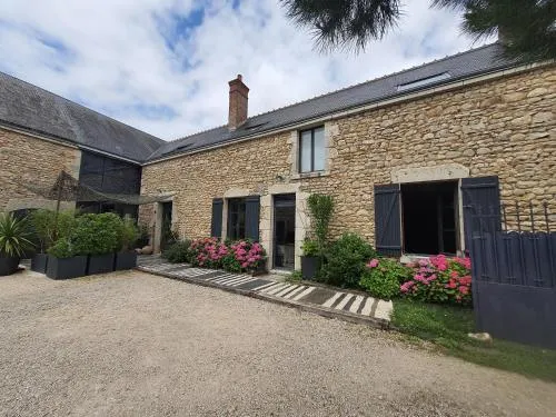 Chez Poune - Image 1