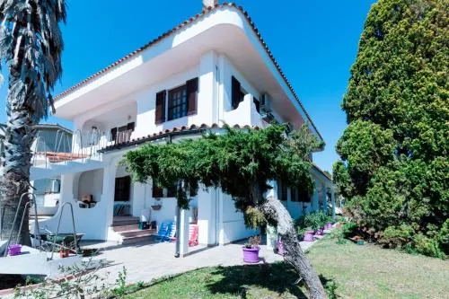 Spazioso Appartamento Al Mare Con Giardino - Image 1