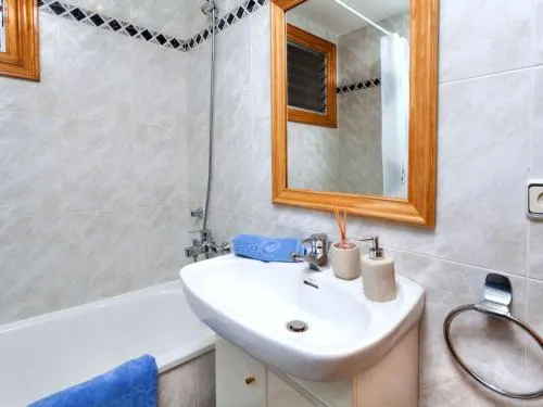 Holiday Home Coral - Image 1