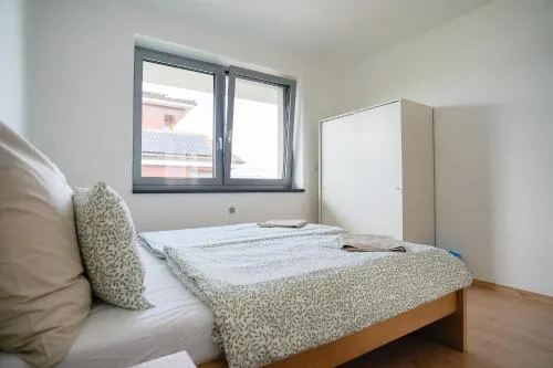 The Dante Villa Apartments - Image 1