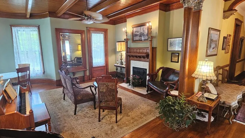 The Alderson Inn - Image 1