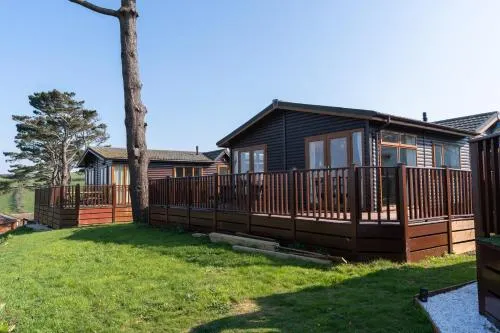 Serendipity Lodge - Image 1