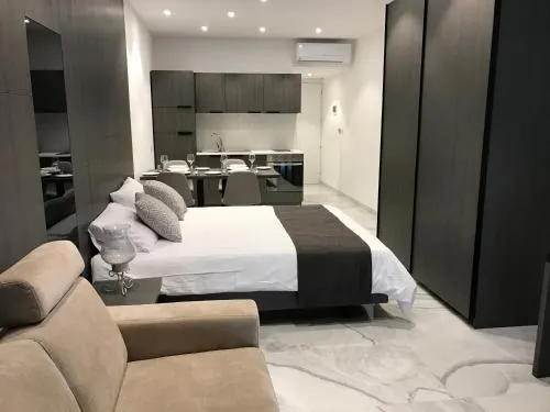 Hub Apartments - Image 1