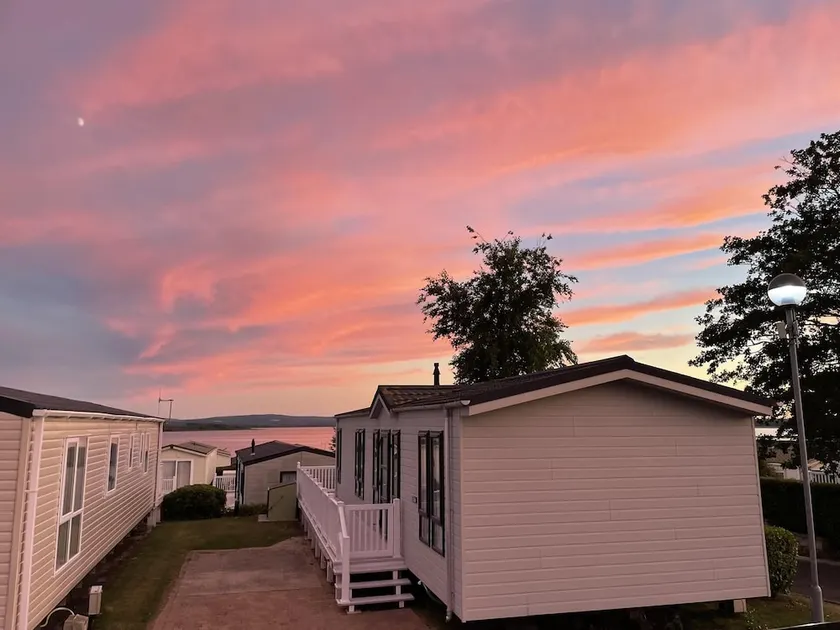 51 Lytchett Bay View, 3 bed, Rockley Park Poole - Image 1