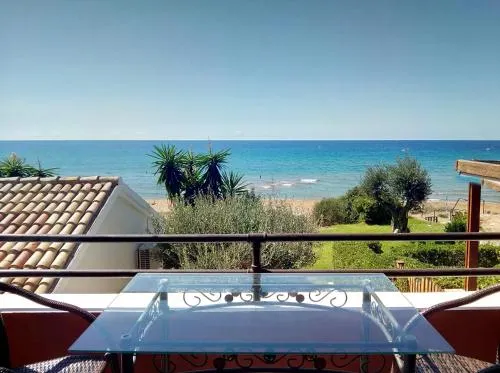 Pelago Glyfada Seafront Beach House - Image 1