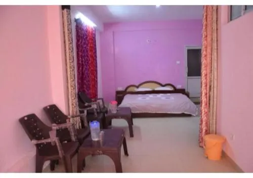 Mountain Facing Rooms in Shimla - Image 1
