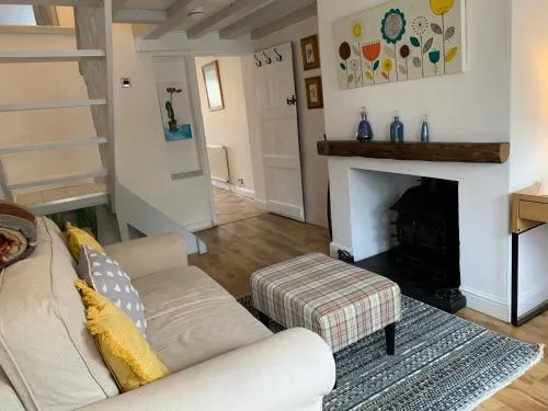 Lilac Cottage - Image 1