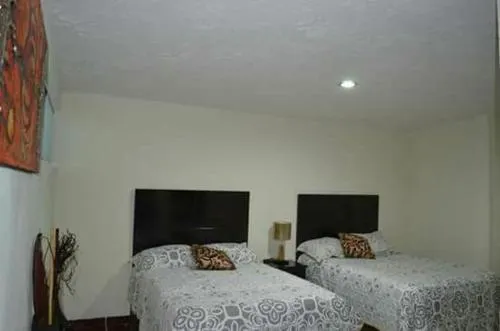 HOTEL 10 DE ABRIL - Image 1