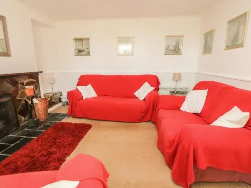 NANVIVIAN, pet friendly, character holiday cottage in Feock - Image 1