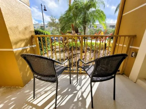 3Br 2Bath Condo Balcony 5min Conv Center 1388ft - Image 1