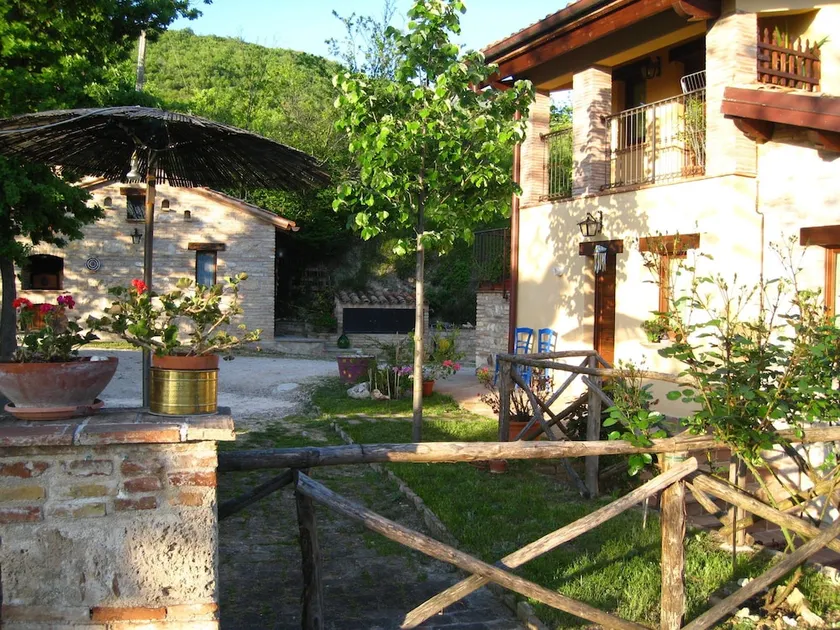 Il Sentiero Degli Ailanti Countryhouse - Image 1