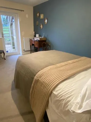 Carlton Corner Bed & Breakfast - Image 1