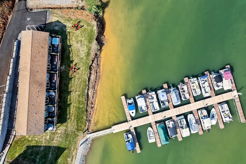 No Wake Zone - Image 1