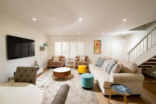 Brand New Remodeled 3 Bedroom Home in Reseda - Image 1