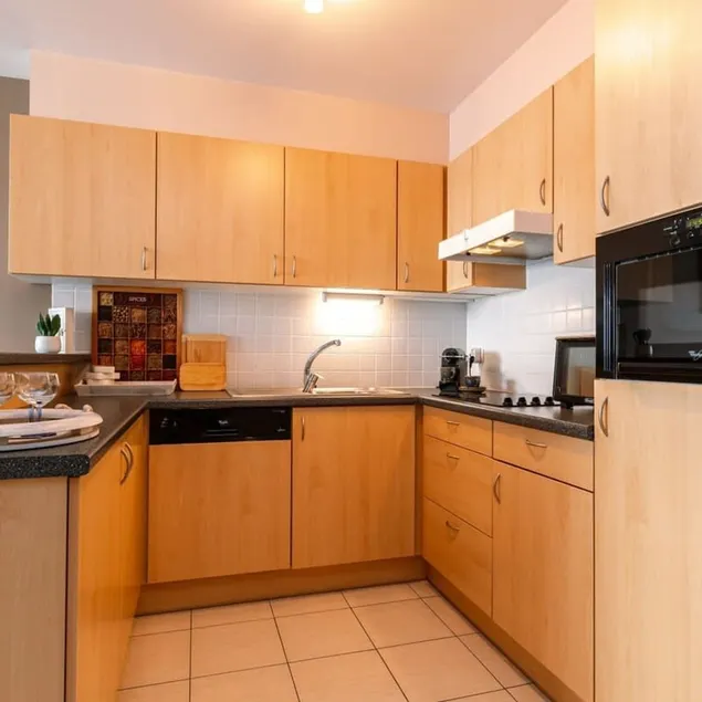 Cosy flat with lateral sea view - Image 1