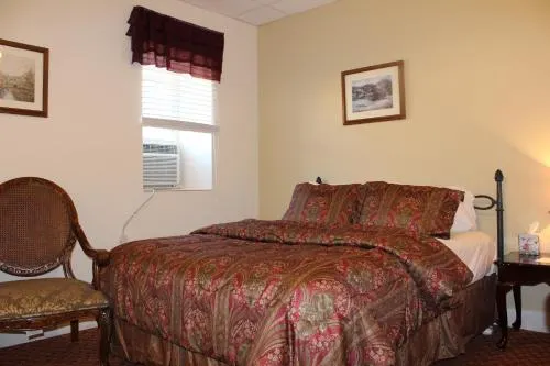 Ruebel Hotel - Image 1