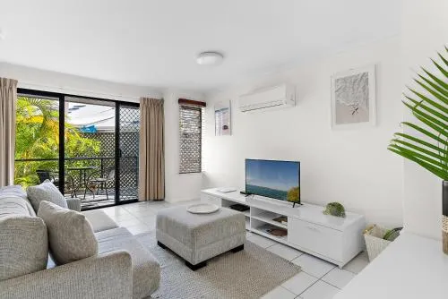 1 Bedroom Ground Level Unit in Noosaville Resort - Image 1