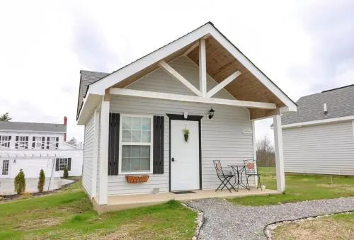 Flying Duck- Galloping Goose Cottages - Image 1