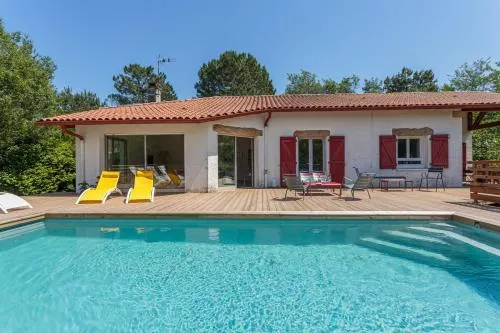 LANDAGAINA Villa with heated pool and garden Guethary close to Biarritz - Image 1