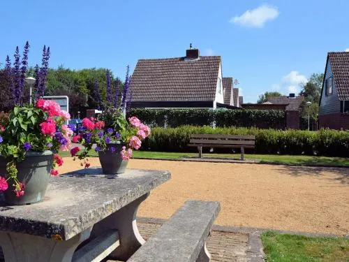Lovely Holiday Home in Noordwijkerhout Near Lake - Image 1