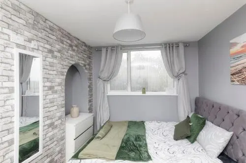 George Street Apartment - Image 1