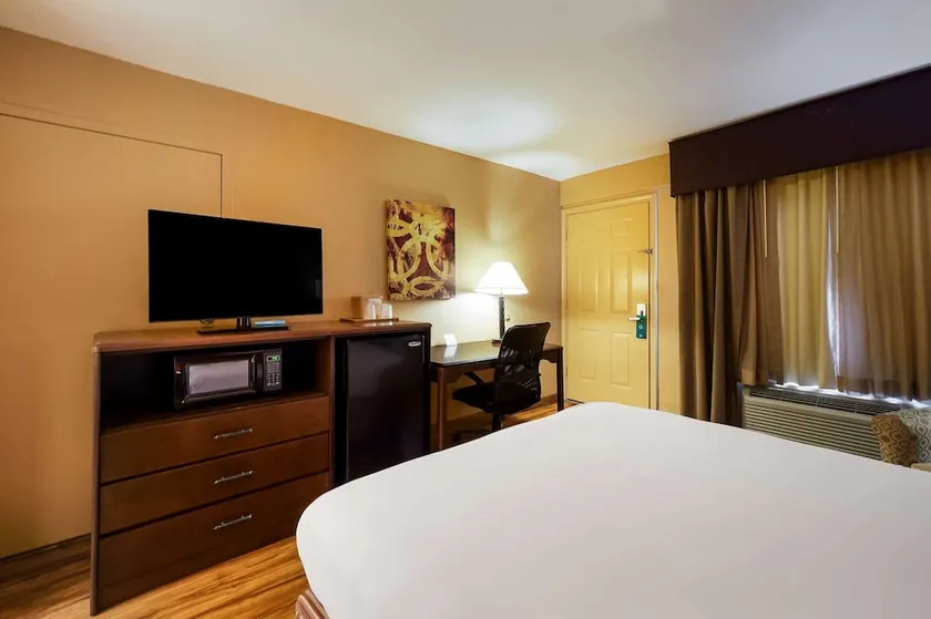 Best Western Inn - Image 1