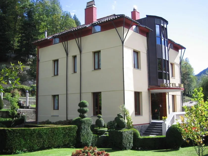 Hotel Maristany - Image 1