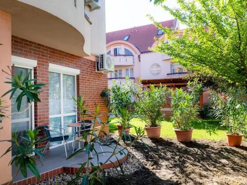 Mátyás Apartmanok - Image 1