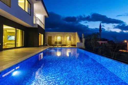 Villa Artemis;-Isıtmalı Kapalı Sıcak Havuz ,Jakuzi - Image 1
